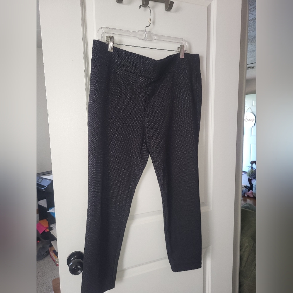 LOFT Black Textured Dress Legging Pants - XL